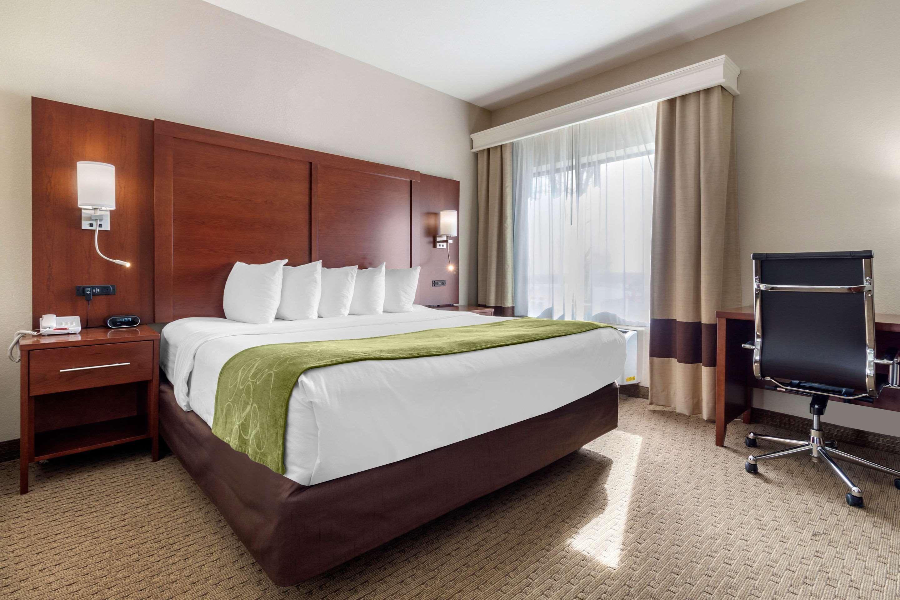 Comfort Suites Omaha East-Каунсъл Блъфс Екстериор снимка