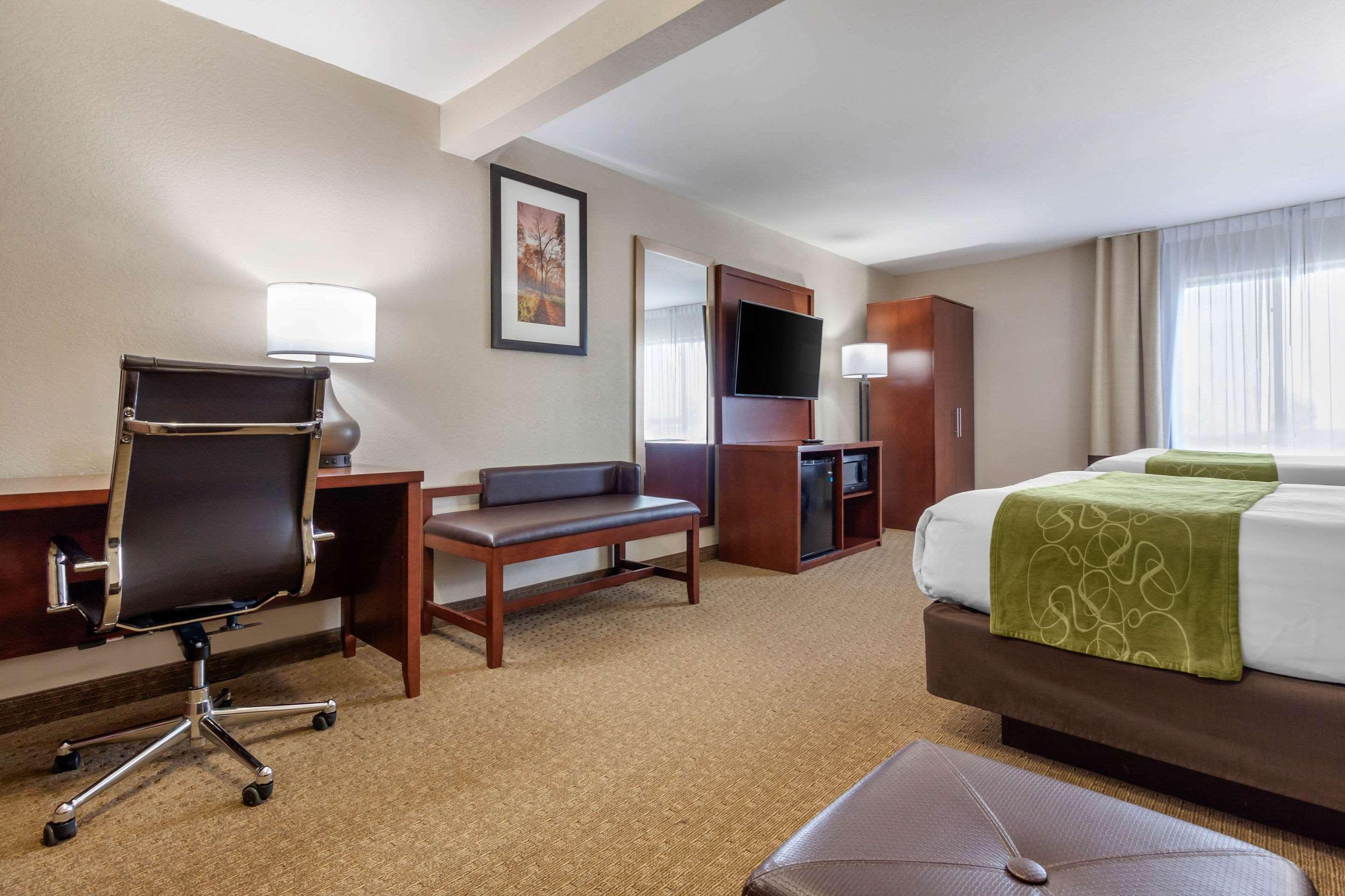 Comfort Suites Omaha East-Каунсъл Блъфс Екстериор снимка