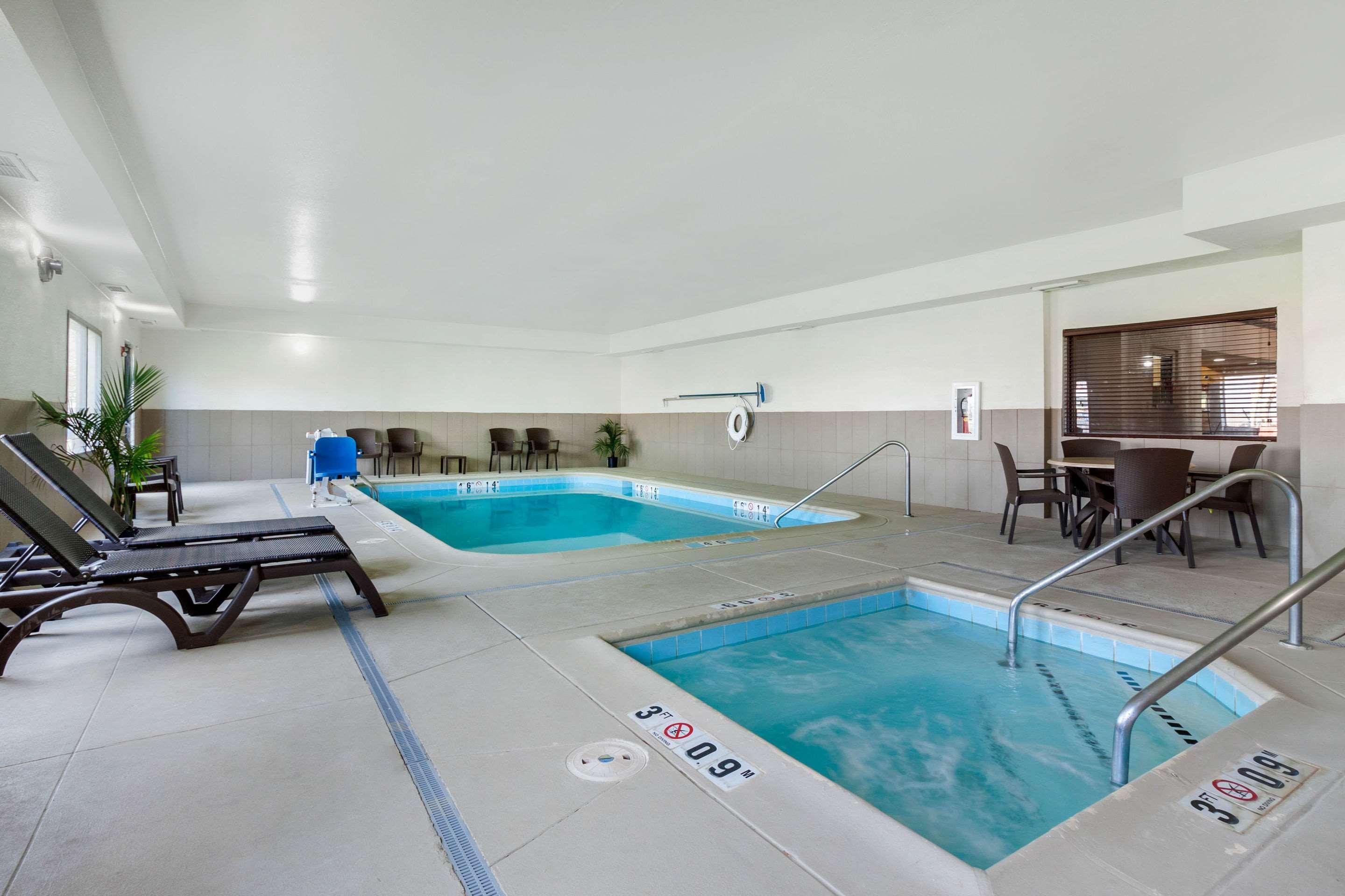 Comfort Suites Omaha East-Каунсъл Блъфс Екстериор снимка