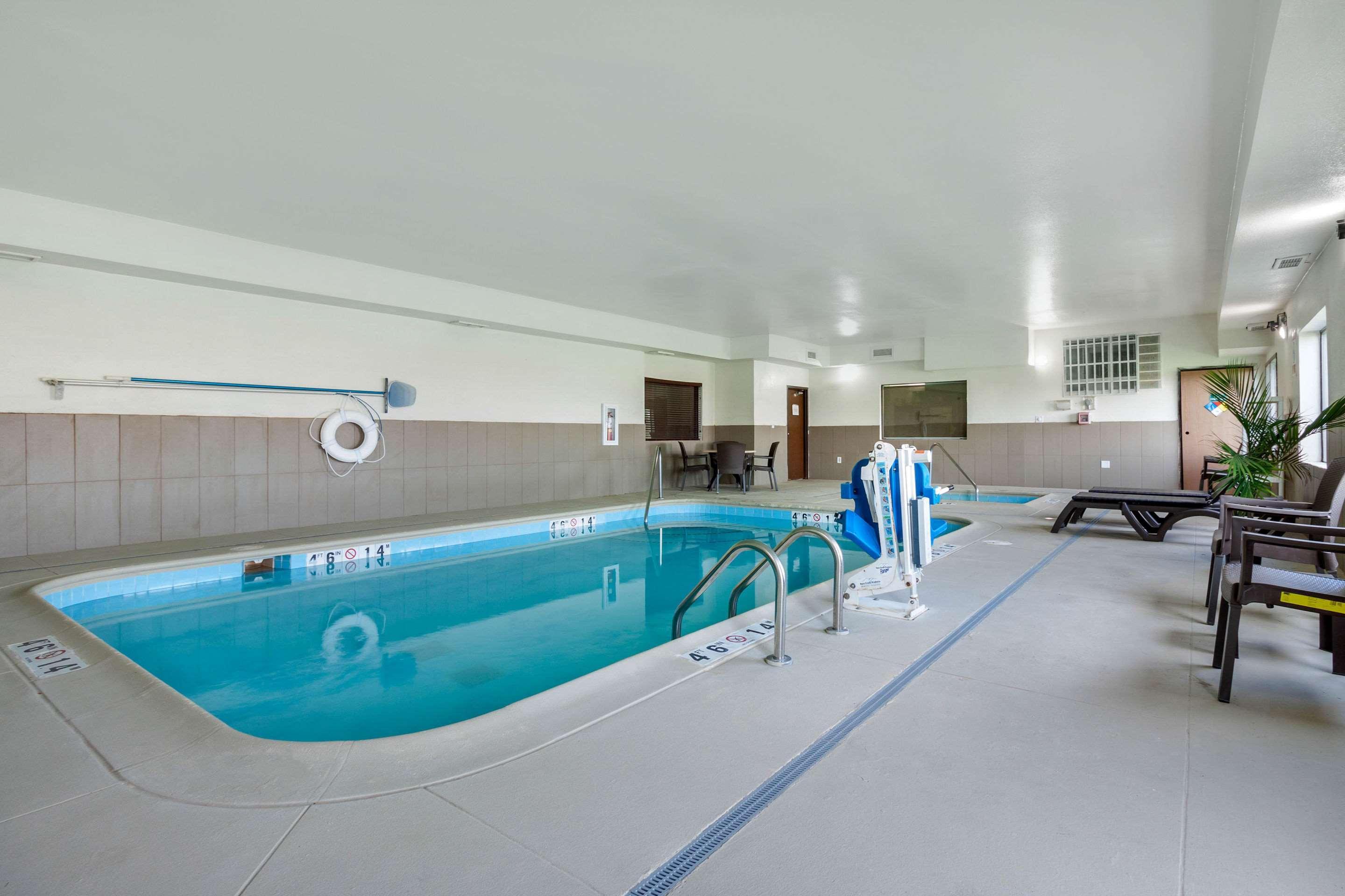 Comfort Suites Omaha East-Каунсъл Блъфс Екстериор снимка