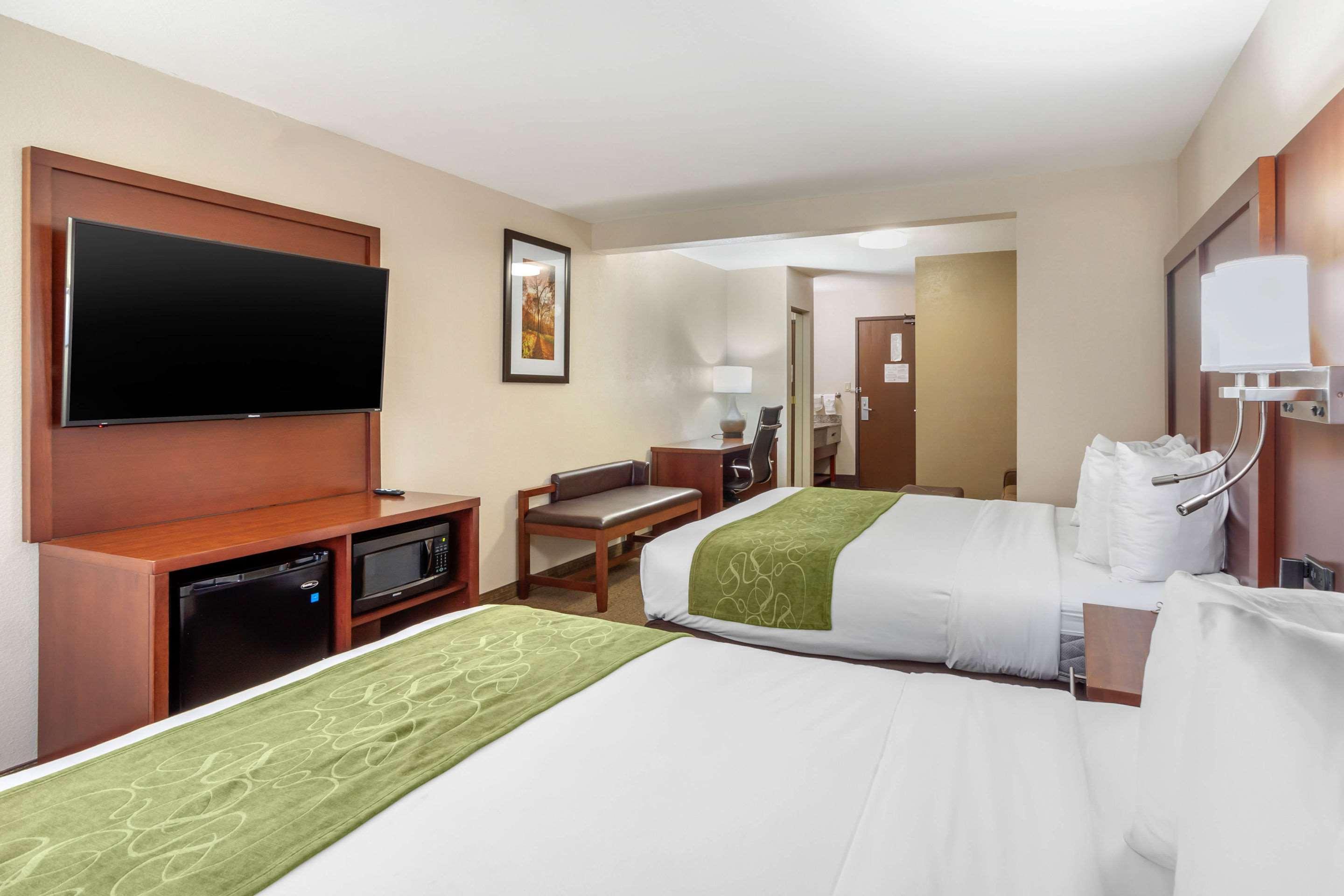 Comfort Suites Omaha East-Каунсъл Блъфс Екстериор снимка