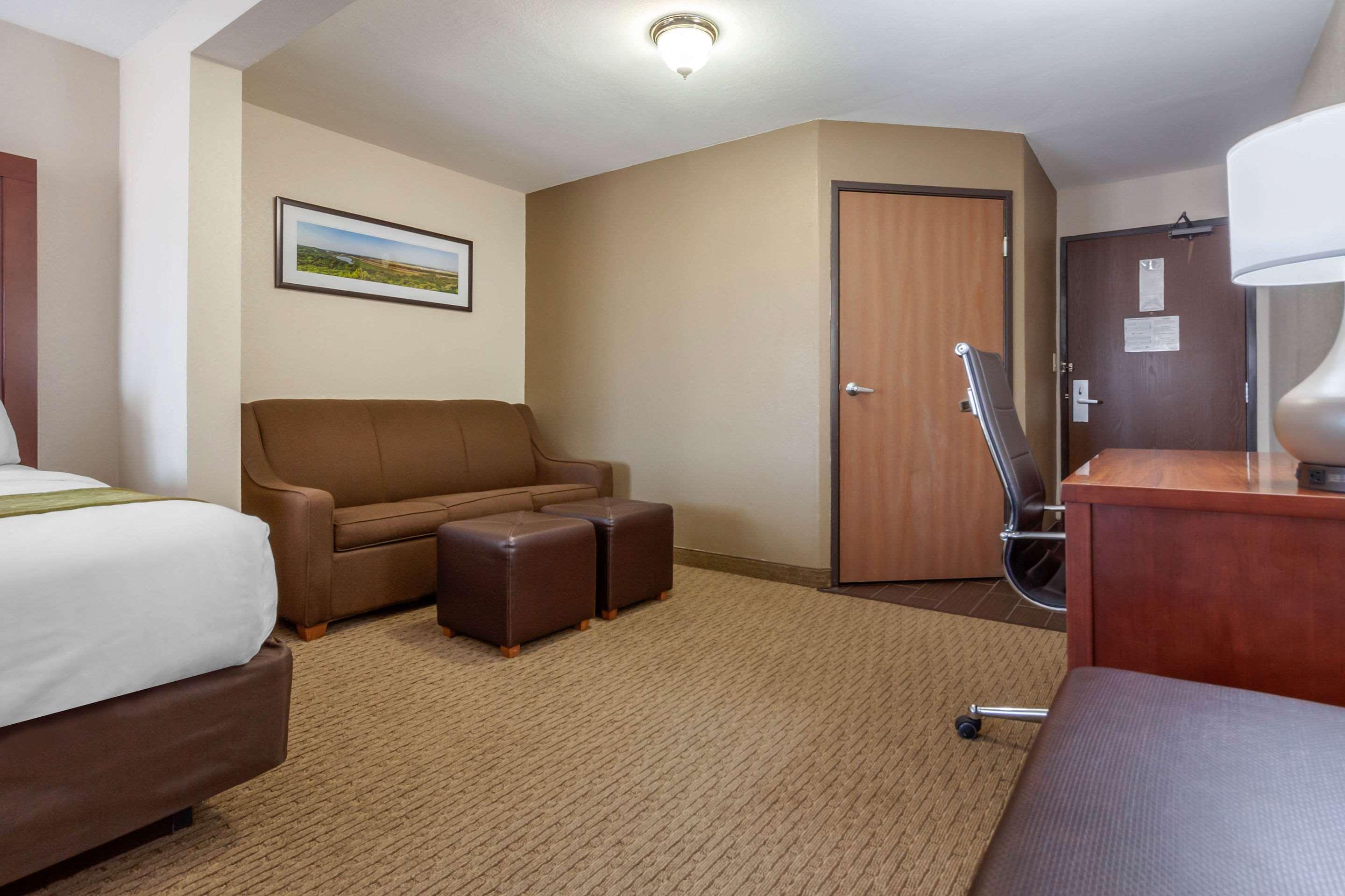 Comfort Suites Omaha East-Каунсъл Блъфс Екстериор снимка