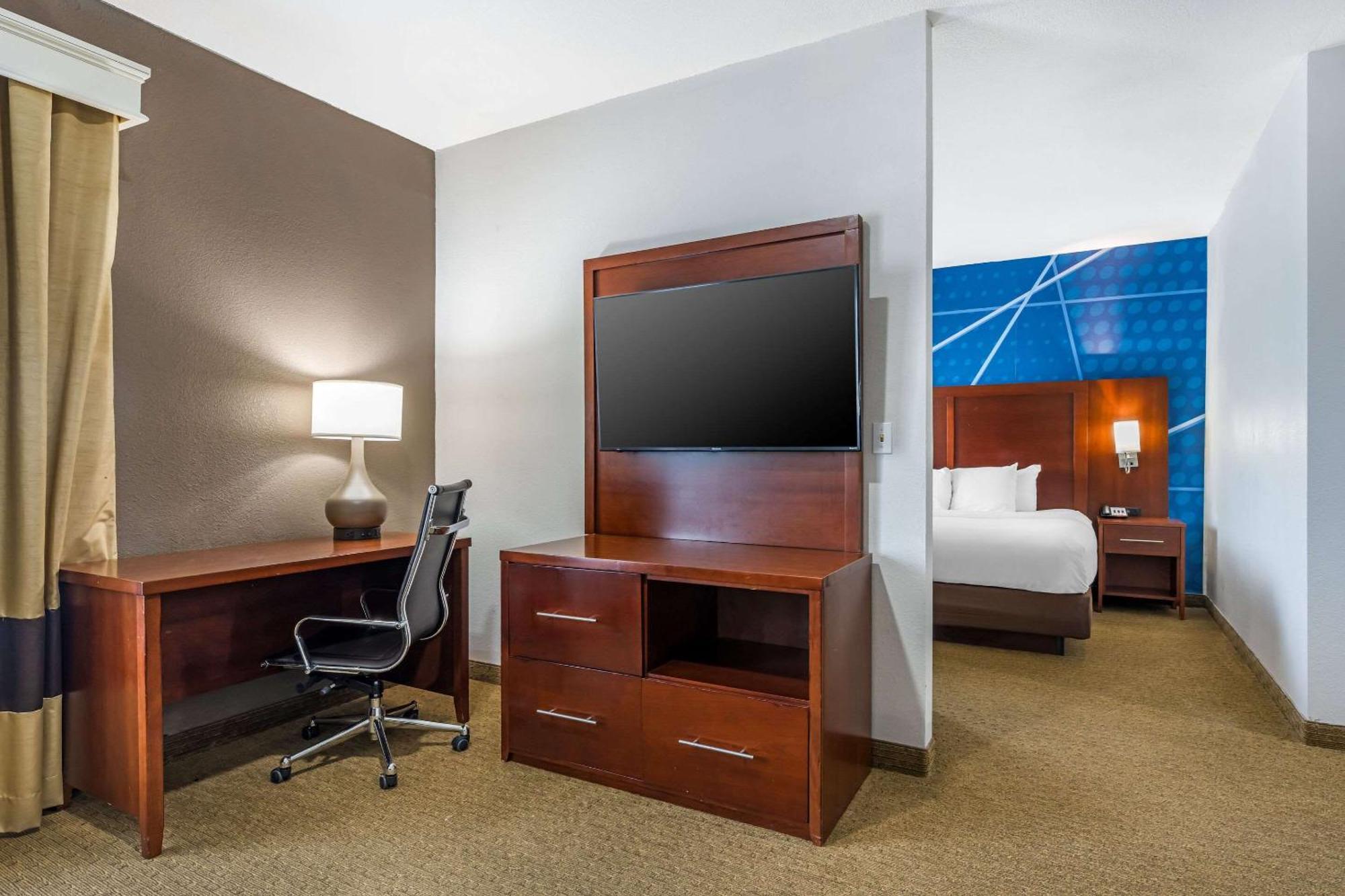 Comfort Suites Omaha East-Каунсъл Блъфс Екстериор снимка