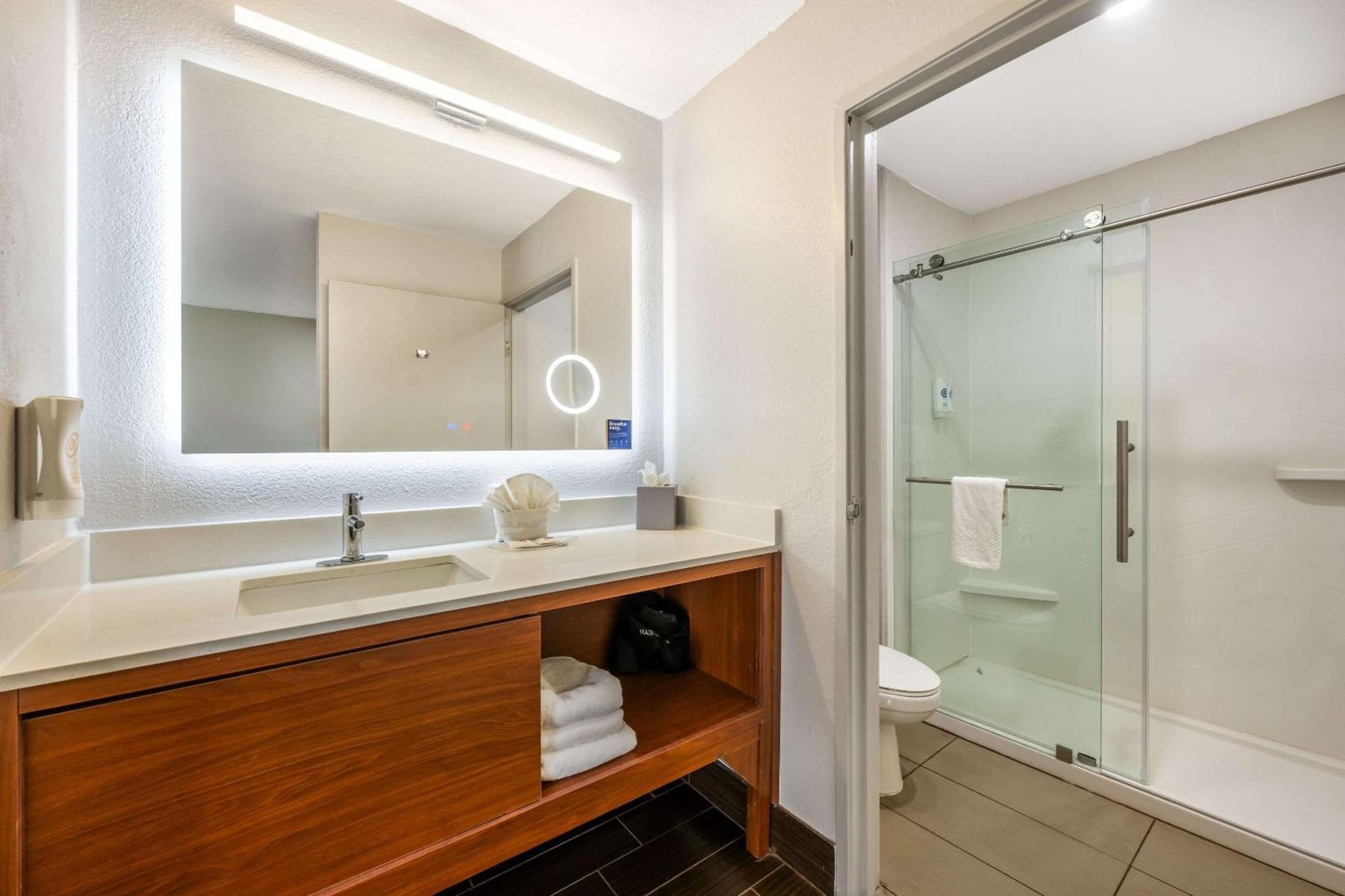 Comfort Suites Omaha East-Каунсъл Блъфс Екстериор снимка